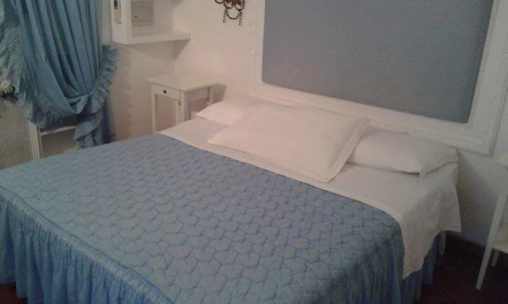 Accommodation Roma Imperiale Екстер'єр фото