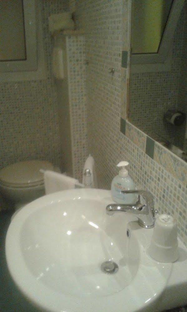 Accommodation Roma Imperiale Екстер'єр фото
