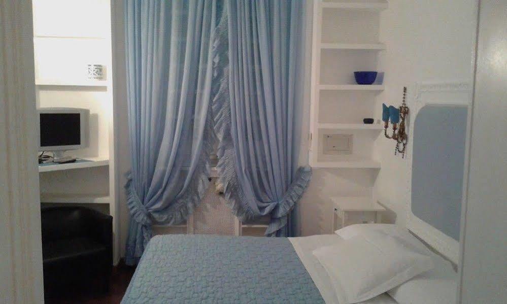 Accommodation Roma Imperiale Екстер'єр фото