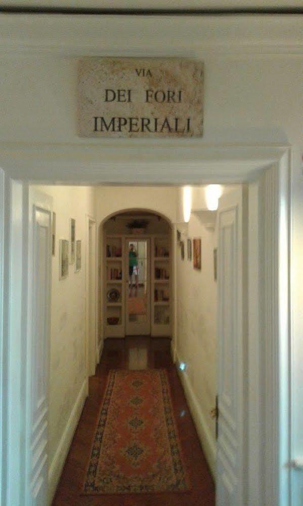 Accommodation Roma Imperiale Екстер'єр фото